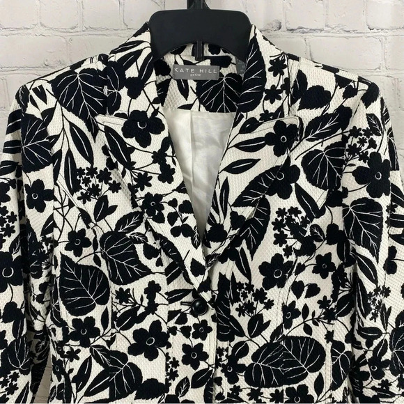 Kate Hill Black and White Floral Blazer Size 8P - Picture 3 of 5